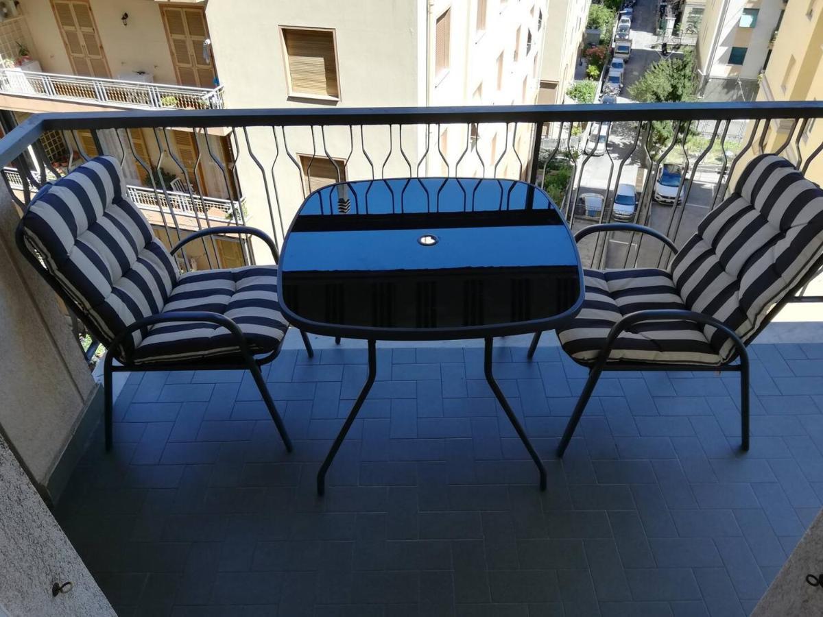 Appartamento Das Karma Genoa Luaran gambar